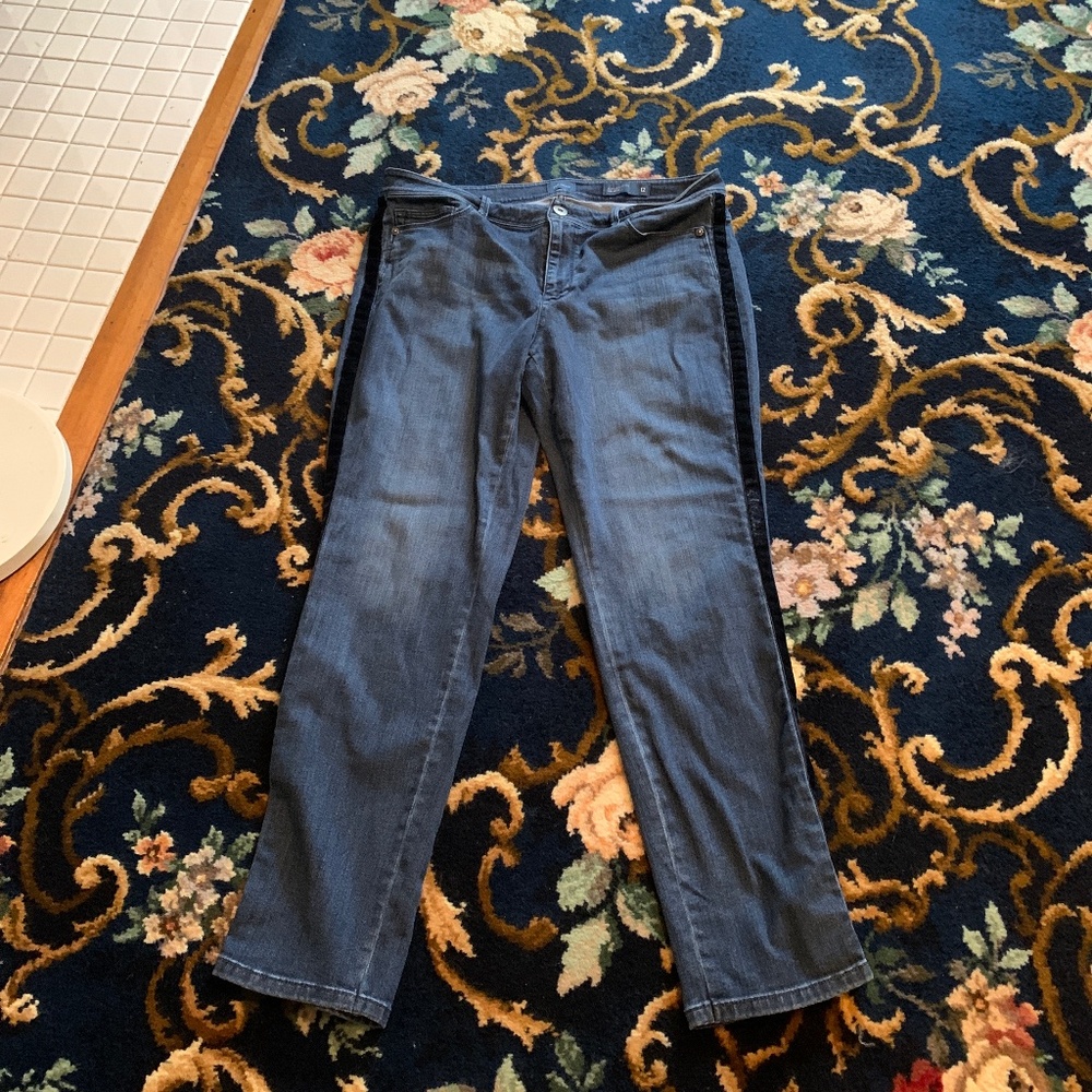 J.jill Denim side stripe authentic fit slim ankle stretch jeans. Pre-loved